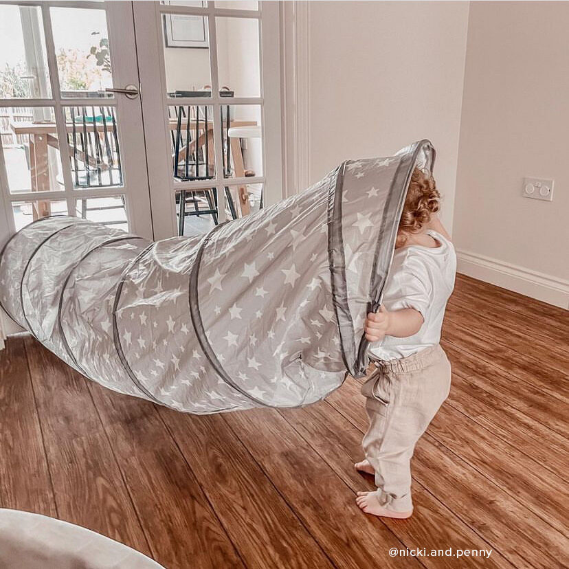 Kids store concept tunnel