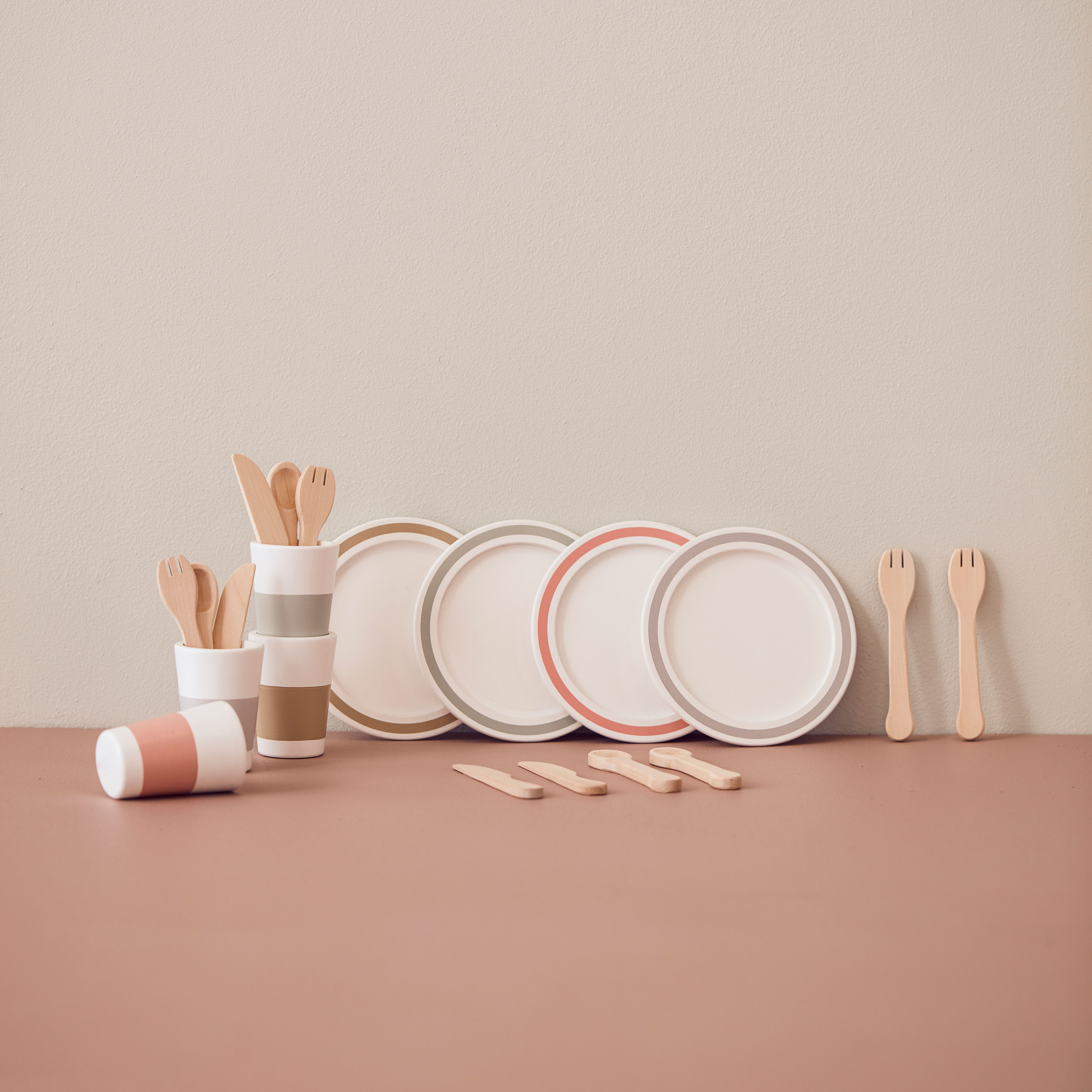 Eco-Friendly Plate Time Concept Kids Petits Et Maman Wooden Flower Jr Handcrafted Dinnerware 