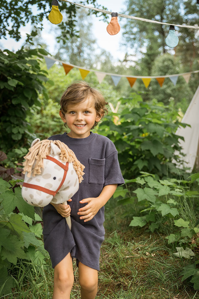 Alternativ bild 1 för Kids Concept Aiden Käpphäst Dotty