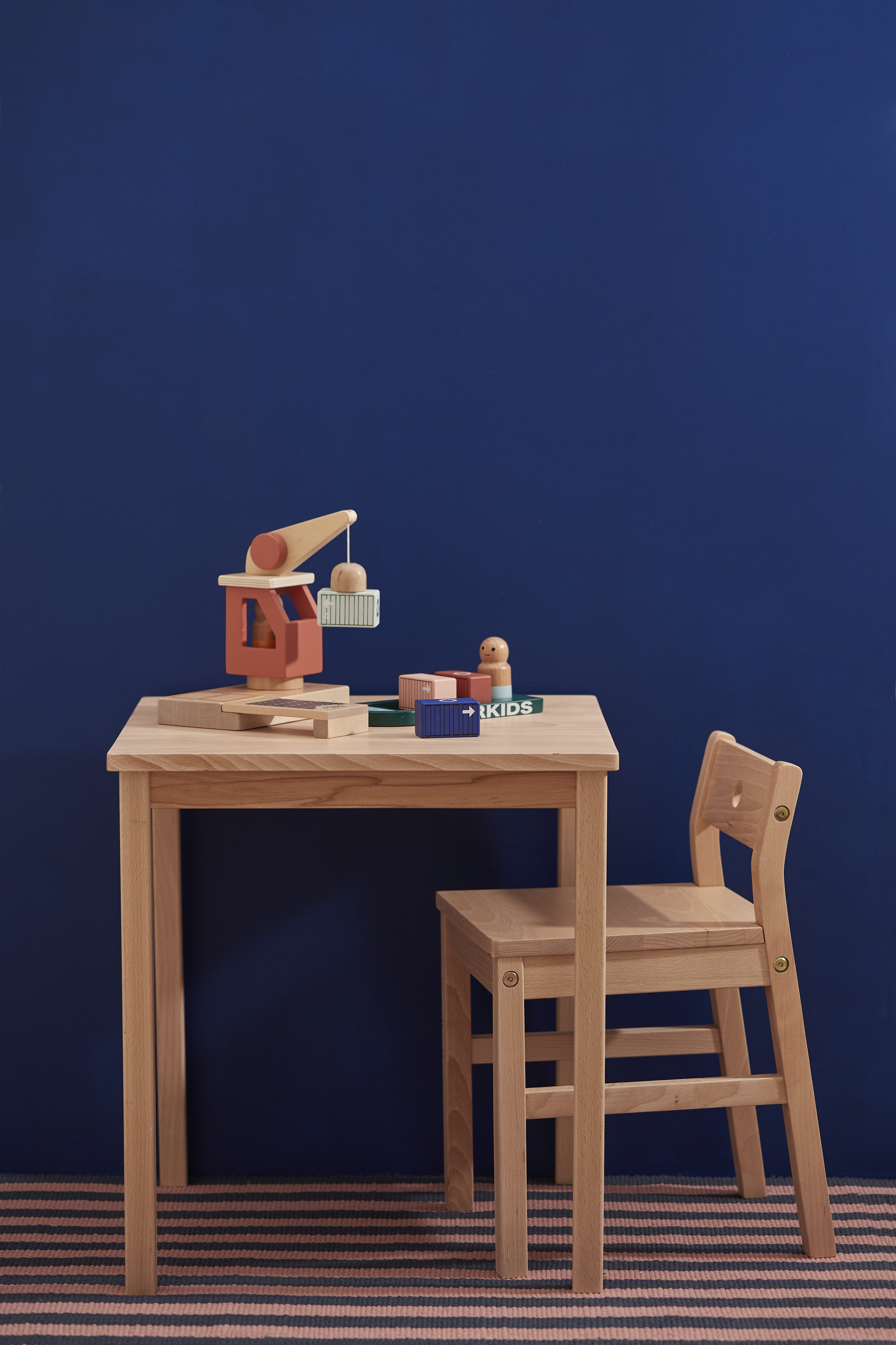 Small childs table and chairs sales