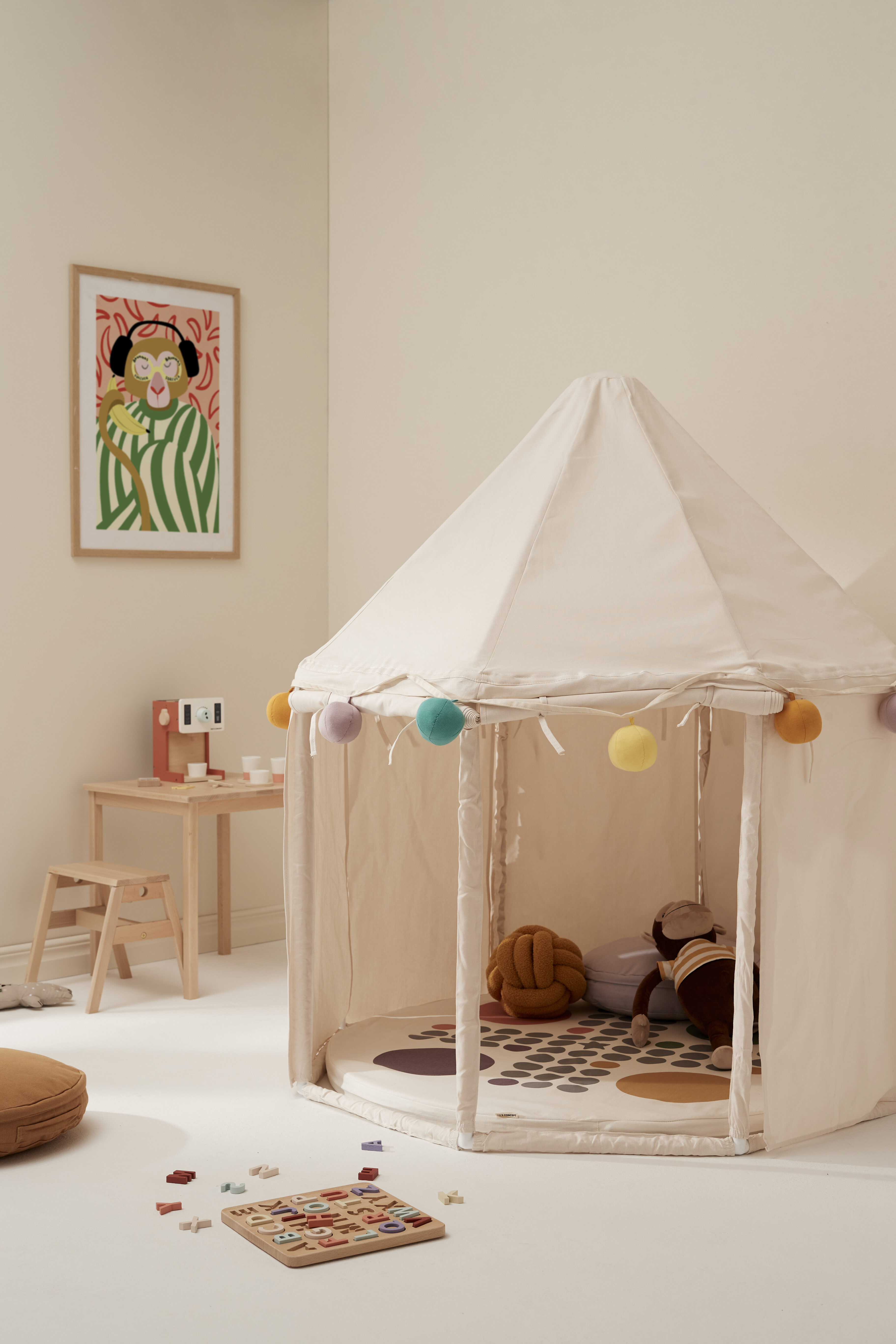 Cabane de jeu en tissu blanc cassé et bois naturel l Kids Concept